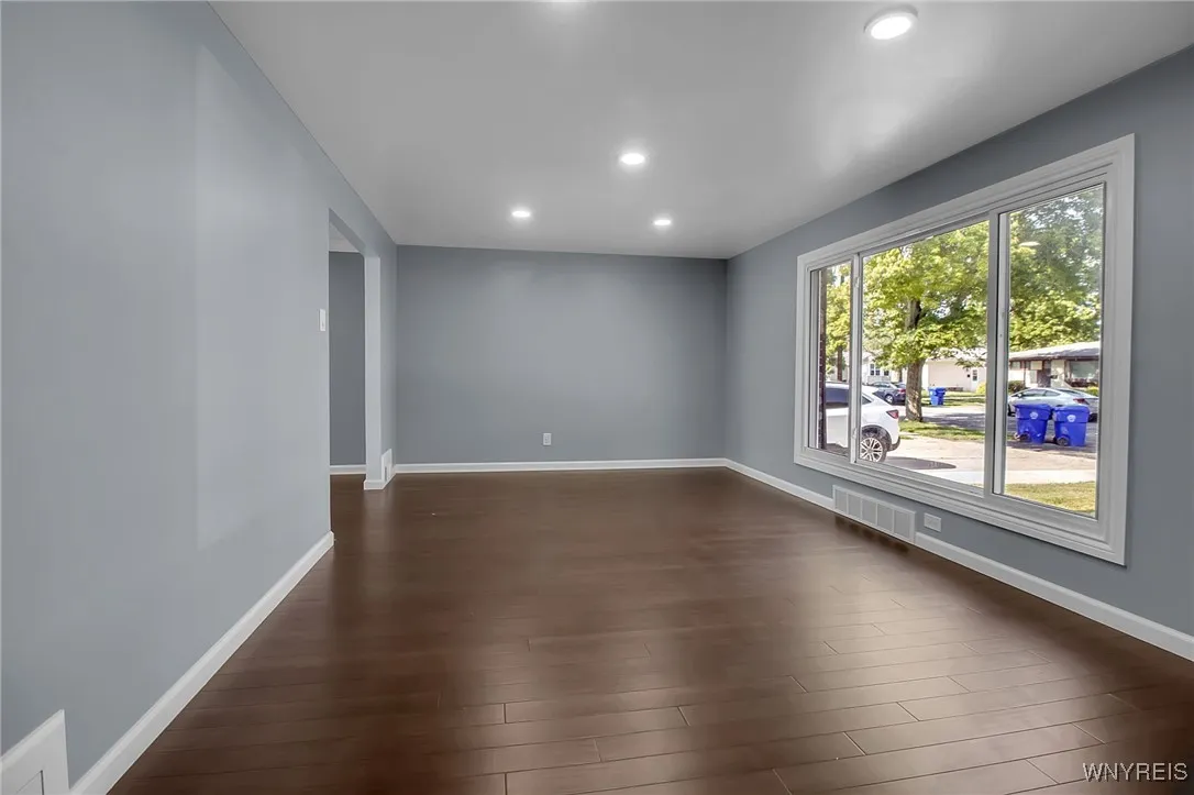 280 Tampa Drive, West Seneca, New York 14220, West Seneca, New York 14220, 3 Bedrooms Bedrooms, 8 Rooms Rooms,2 BathroomsBathrooms,Residential,Closed,280 Tampa Drive, West Seneca, New York 14220,0,B1614131