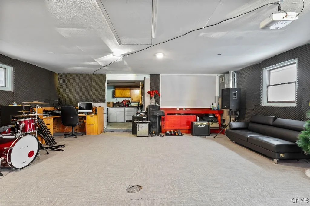 405 East Molloy Road, Salina, New York 13211, Salina, New York 13211, 3 Bedrooms Bedrooms, 9 Rooms Rooms,2 BathroomsBathrooms,Residential,Closed,405 East Molloy Road, Salina, New York 13211,0,S1614096