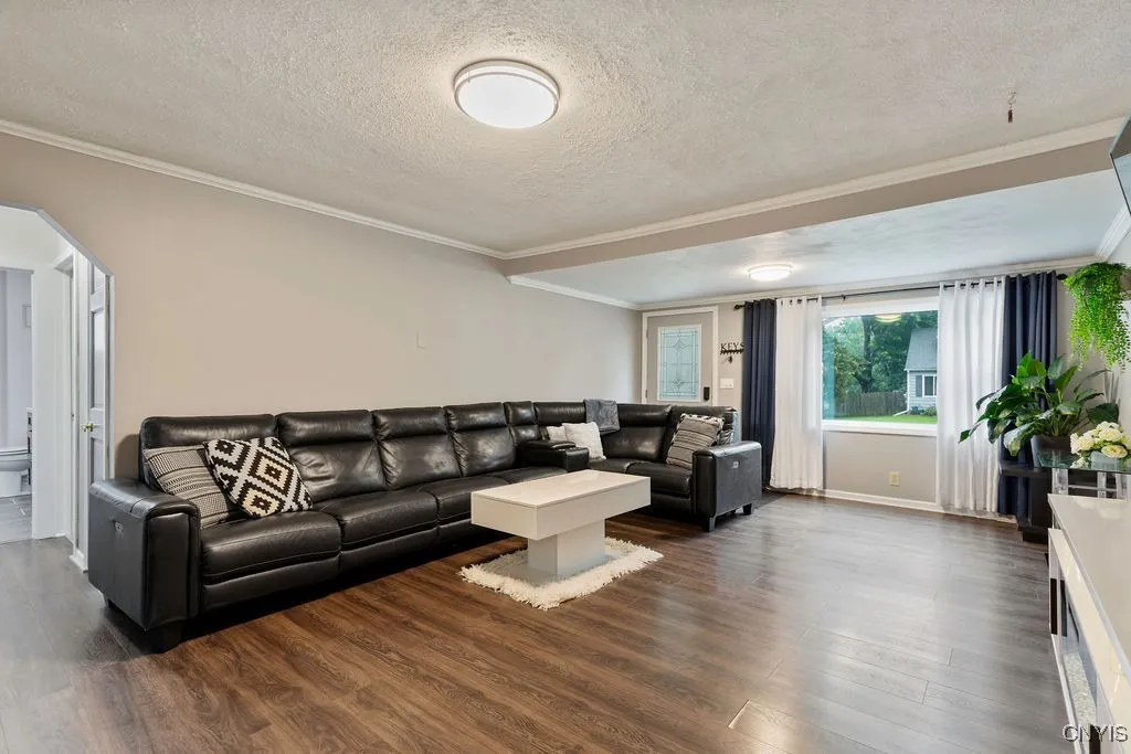 405 East Molloy Road, Salina, New York 13211, Salina, New York 13211, 3 Bedrooms Bedrooms, 9 Rooms Rooms,2 BathroomsBathrooms,Residential,Closed,405 East Molloy Road, Salina, New York 13211,0,S1614096