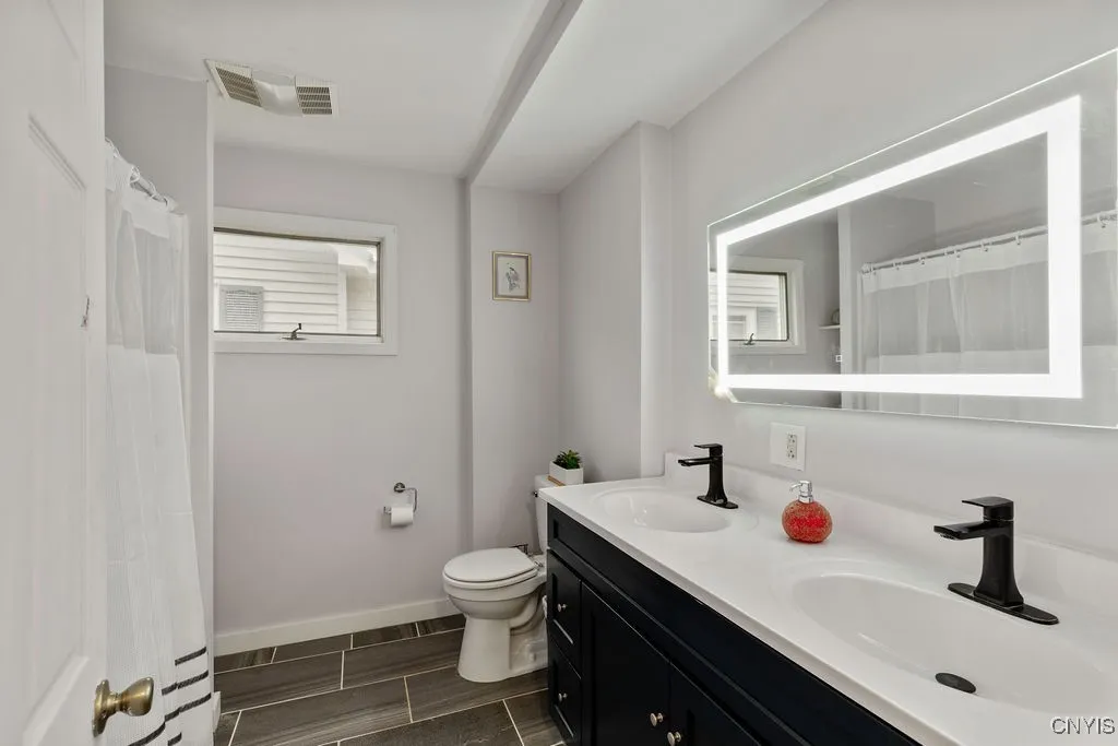 405 East Molloy Road, Salina, New York 13211, Salina, New York 13211, 3 Bedrooms Bedrooms, 9 Rooms Rooms,2 BathroomsBathrooms,Residential,Closed,405 East Molloy Road, Salina, New York 13211,0,S1614096