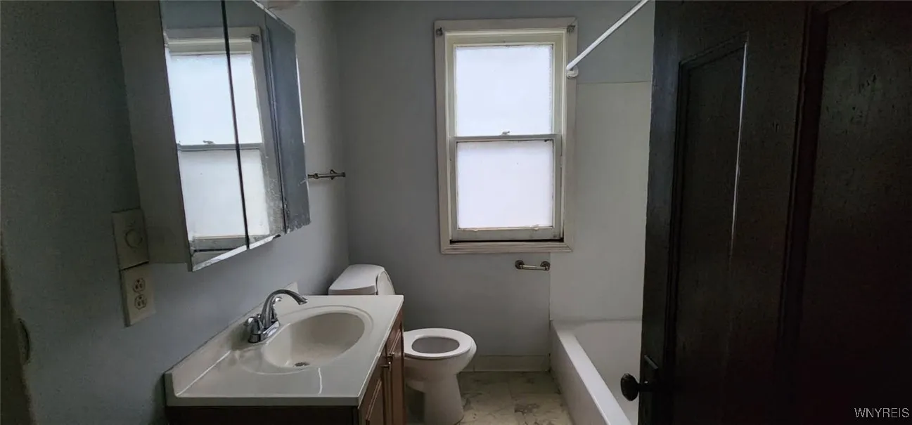 44 Laurel Street, Buffalo, New York 14209, Buffalo, New York 14209, 6 Bedrooms Bedrooms, ,2 BathroomsBathrooms,Residential,Closed,44 Laurel Street, Buffalo, New York 14209,0,B1613881