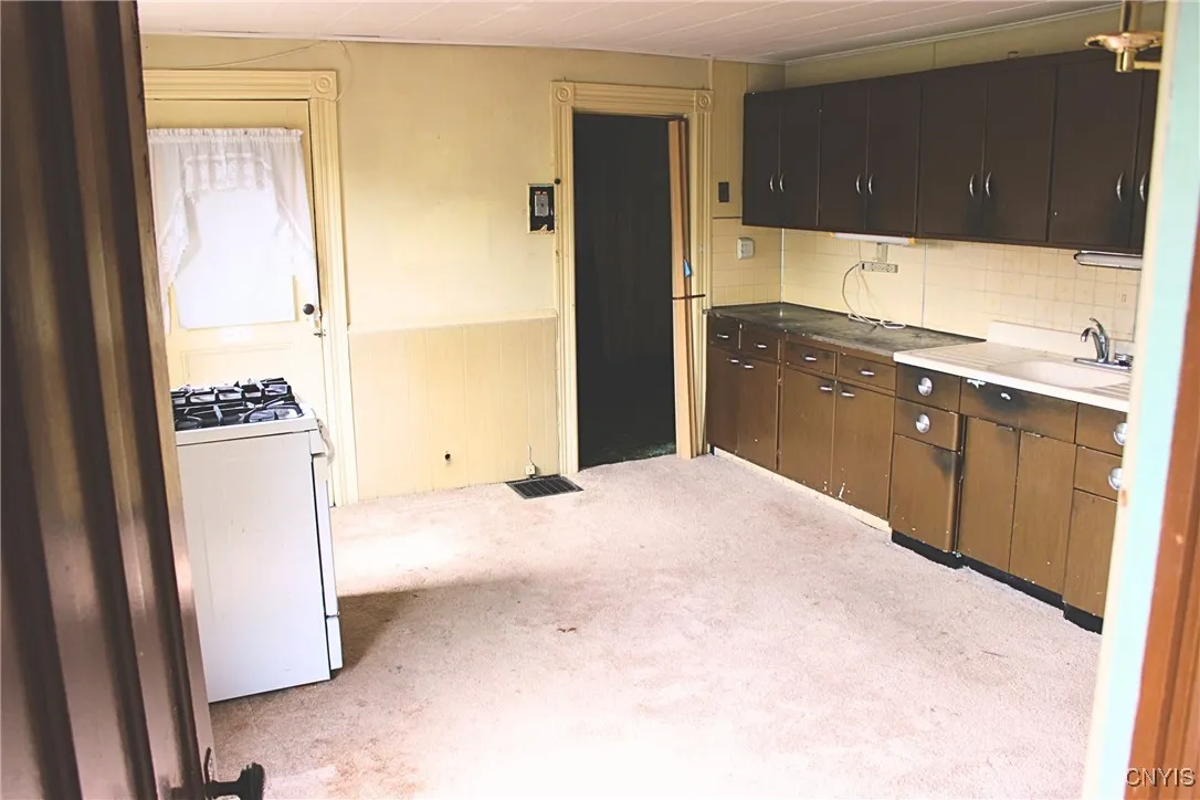 1106 Orchard Street, Utica, New York 13501, Utica, New York 13501, 4 Bedrooms Bedrooms, ,2 BathroomsBathrooms,Residential,Closed,1106 Orchard Street, Utica, New York 13501,0,S1612438