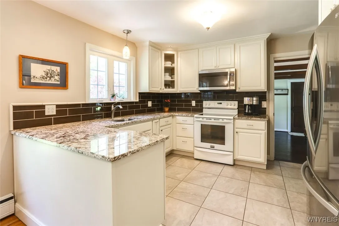 8930 Gaskin Road, Clarence, New York 14031, Clarence, New York 14031, 3 Bedrooms Bedrooms, 11 Rooms Rooms,2 BathroomsBathrooms,Residential,Closed,8930 Gaskin Road, Clarence, New York 14031,B1613223