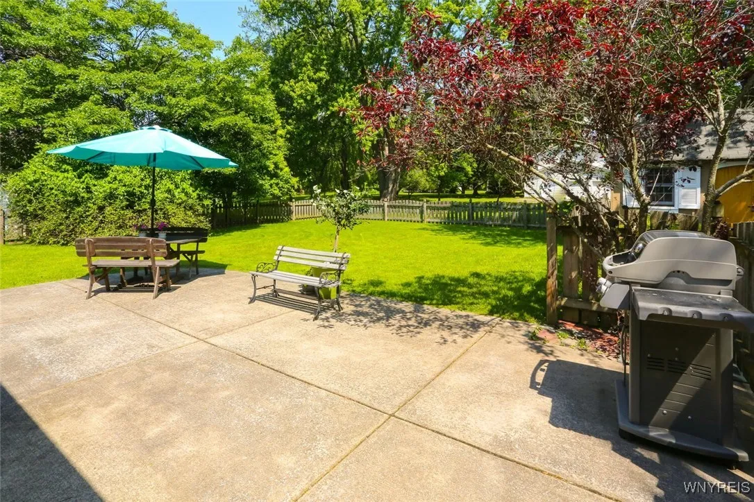 8930 Gaskin Road, Clarence, New York 14031, Clarence, New York 14031, 3 Bedrooms Bedrooms, 11 Rooms Rooms,2 BathroomsBathrooms,Residential,Closed,8930 Gaskin Road, Clarence, New York 14031,B1613223