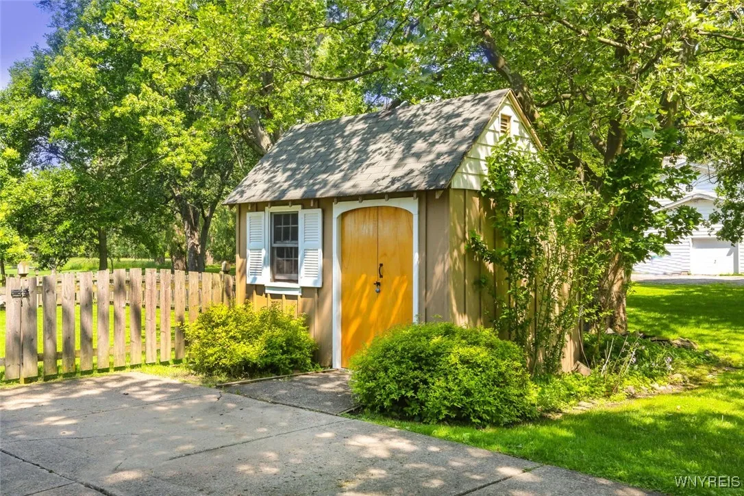 8930 Gaskin Road, Clarence, New York 14031, Clarence, New York 14031, 3 Bedrooms Bedrooms, 11 Rooms Rooms,2 BathroomsBathrooms,Residential,Closed,8930 Gaskin Road, Clarence, New York 14031,B1613223