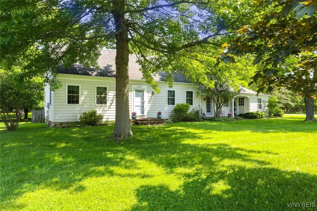 8930 Gaskin Road, Clarence, New York 14031, Clarence, New York 14031, 3 Bedrooms Bedrooms, 11 Rooms Rooms,2 BathroomsBathrooms,Residential,Closed,8930 Gaskin Road, Clarence, New York 14031,B1613223