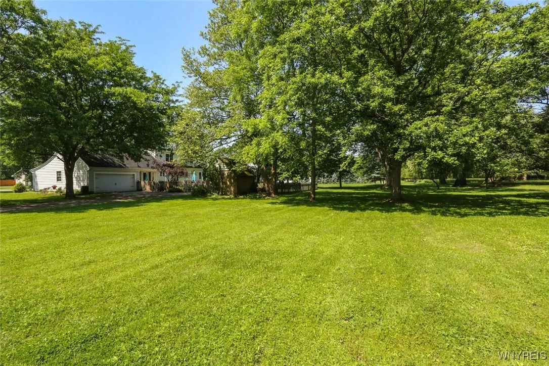 8930 Gaskin Road, Clarence, New York 14031, Clarence, New York 14031, 3 Bedrooms Bedrooms, 11 Rooms Rooms,2 BathroomsBathrooms,Residential,Closed,8930 Gaskin Road, Clarence, New York 14031,B1613223