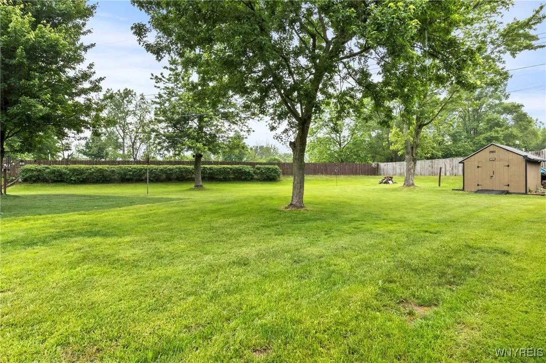 8 Creekside Drive, Orchard Park, New York 14127, Orchard Park, New York 14127, 2 Bedrooms Bedrooms, 6 Rooms Rooms,1 BathroomBathrooms,Residential,Closed,8 Creekside Drive, Orchard Park, New York 14127,0,B1614258