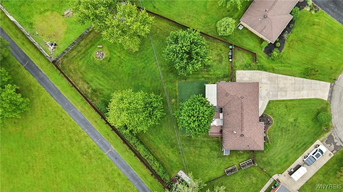 8 Creekside Drive, Orchard Park, New York 14127, Orchard Park, New York 14127, 2 Bedrooms Bedrooms, 6 Rooms Rooms,1 BathroomBathrooms,Residential,Closed,8 Creekside Drive, Orchard Park, New York 14127,0,B1614258