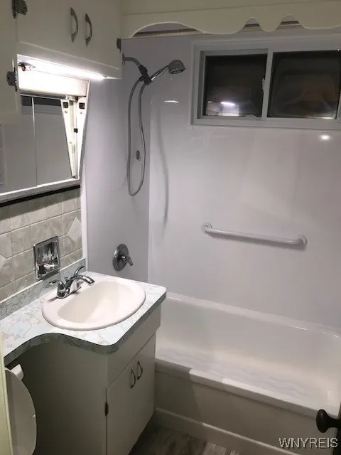 19 #17 Starcrest Drive 17, Cheektowaga, New York 1, Cheektowaga, New York 14425, 2 Bedrooms Bedrooms, 5 Rooms Rooms,1 BathroomBathrooms,Residential Lease,Closed,19 #17 Starcrest Drive 17, Cheektowaga, New York 1,B1613443