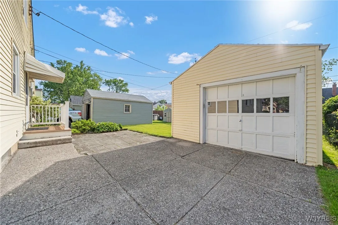 265 Fairfield Avenue, Tonawanda-town, New York 142, Tonawanda, New York 14223, 3 Bedrooms Bedrooms, 6 Rooms Rooms,1 BathroomBathrooms,Residential,Closed,265 Fairfield Avenue, Tonawanda-town, New York 142,B1614181