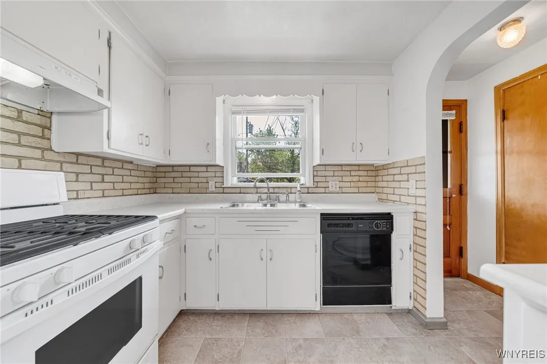 265 Fairfield Avenue, Tonawanda-town, New York 142, Tonawanda, New York 14223, 3 Bedrooms Bedrooms, 6 Rooms Rooms,1 BathroomBathrooms,Residential,Closed,265 Fairfield Avenue, Tonawanda-town, New York 142,B1614181