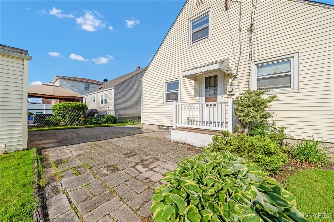 265 Fairfield Avenue, Tonawanda-town, New York 142, Tonawanda, New York 14223, 3 Bedrooms Bedrooms, 6 Rooms Rooms,1 BathroomBathrooms,Residential,Closed,265 Fairfield Avenue, Tonawanda-town, New York 142,B1614181