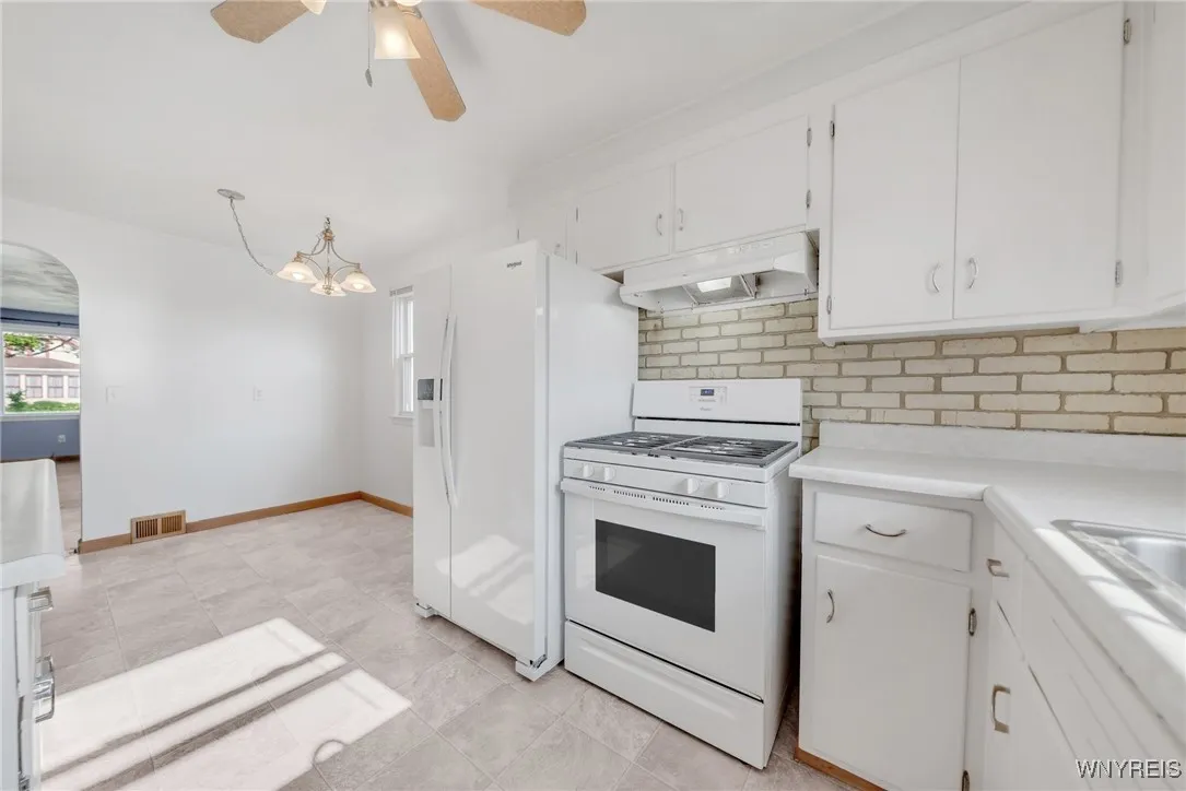 265 Fairfield Avenue, Tonawanda-town, New York 142, Tonawanda, New York 14223, 3 Bedrooms Bedrooms, 6 Rooms Rooms,1 BathroomBathrooms,Residential,Closed,265 Fairfield Avenue, Tonawanda-town, New York 142,B1614181