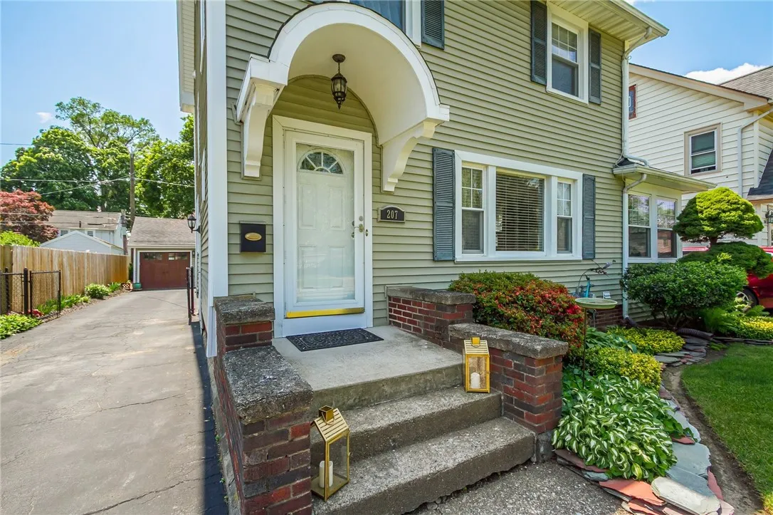 207 Wimbledon Road, Irondequoit, New York 14617, Irondequoit, New York 14617, 3 Bedrooms Bedrooms, 7 Rooms Rooms,2 BathroomsBathrooms,Residential,Closed,207 Wimbledon Road, Irondequoit, New York 14617,0,R1613869