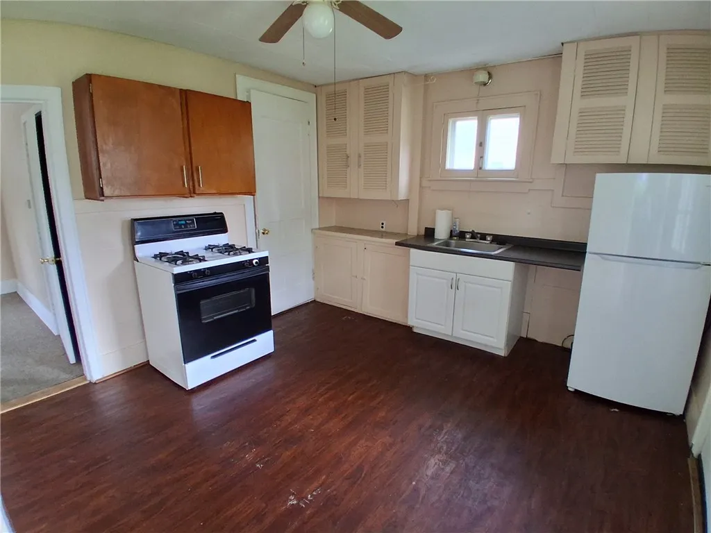 4488 Culver Road, Irondequoit, New York 14622, Irondequoit, New York 14622, 2 Bedrooms Bedrooms, ,2 BathroomsBathrooms,Residential,Closed,4488 Culver Road, Irondequoit, New York 14622,0,R1613940