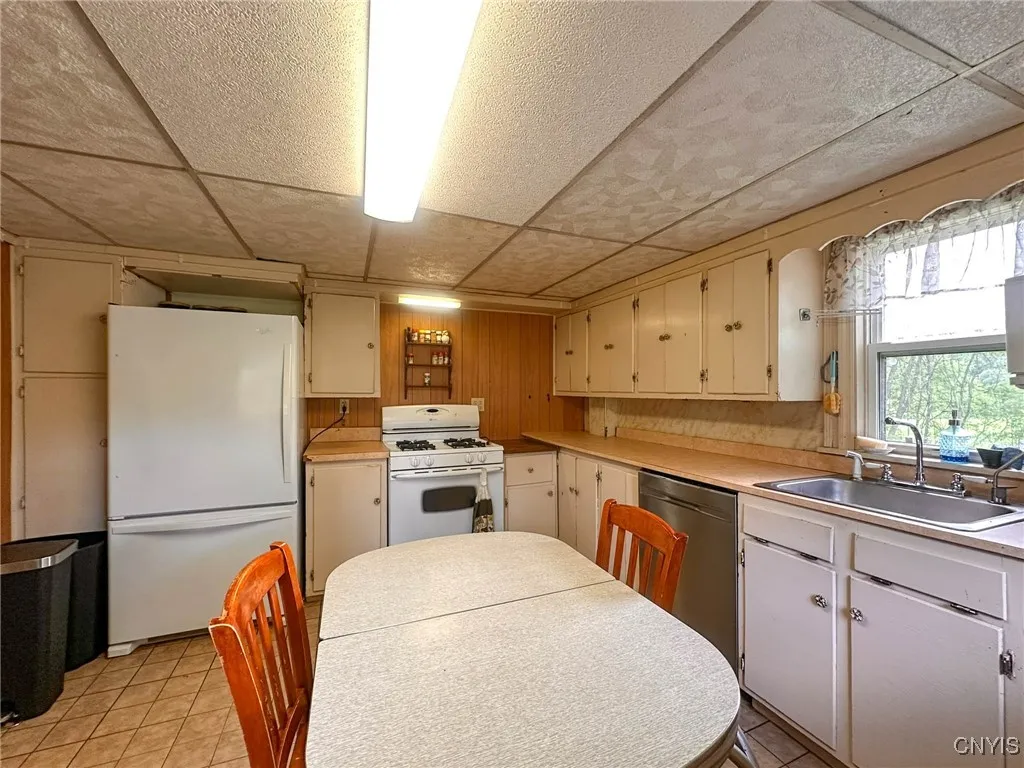 9067 Main Street, Brookfield, New York 13418, Brookfield, New York 13418, 3 Bedrooms Bedrooms, 7 Rooms Rooms,1 BathroomBathrooms,Residential,For Sale,9067 Main Street, Brookfield, New York 13418,0,S1614023