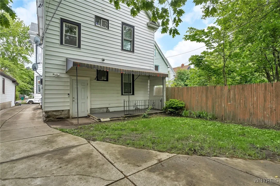 47 Abbottsford Place, Buffalo, New York 14213, Buffalo, New York 14213, 6 Bedrooms Bedrooms, ,2 BathroomsBathrooms,Residential,Closed,47 Abbottsford Place, Buffalo, New York 14213,B1614106