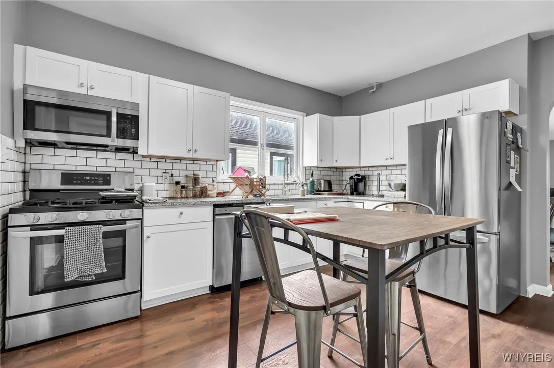 47 Abbottsford Place, Buffalo, New York 14213, Buffalo, New York 14213, 6 Bedrooms Bedrooms, ,2 BathroomsBathrooms,Residential,Closed,47 Abbottsford Place, Buffalo, New York 14213,B1614106