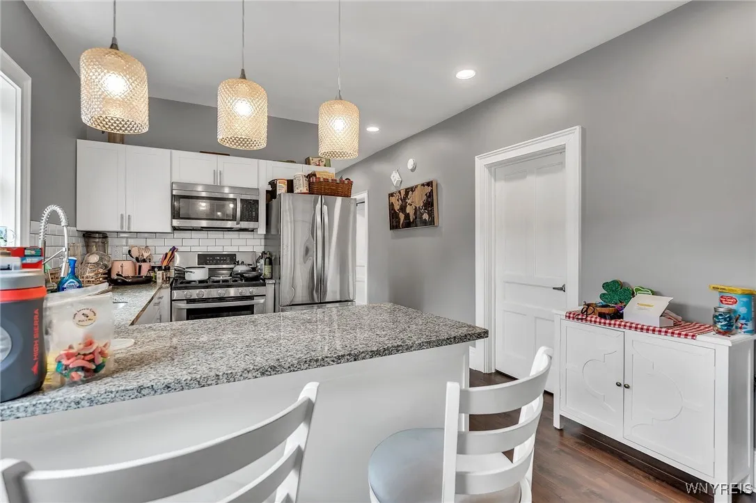 47 Abbottsford Place, Buffalo, New York 14213, Buffalo, New York 14213, 6 Bedrooms Bedrooms, ,2 BathroomsBathrooms,Residential,Closed,47 Abbottsford Place, Buffalo, New York 14213,B1614106