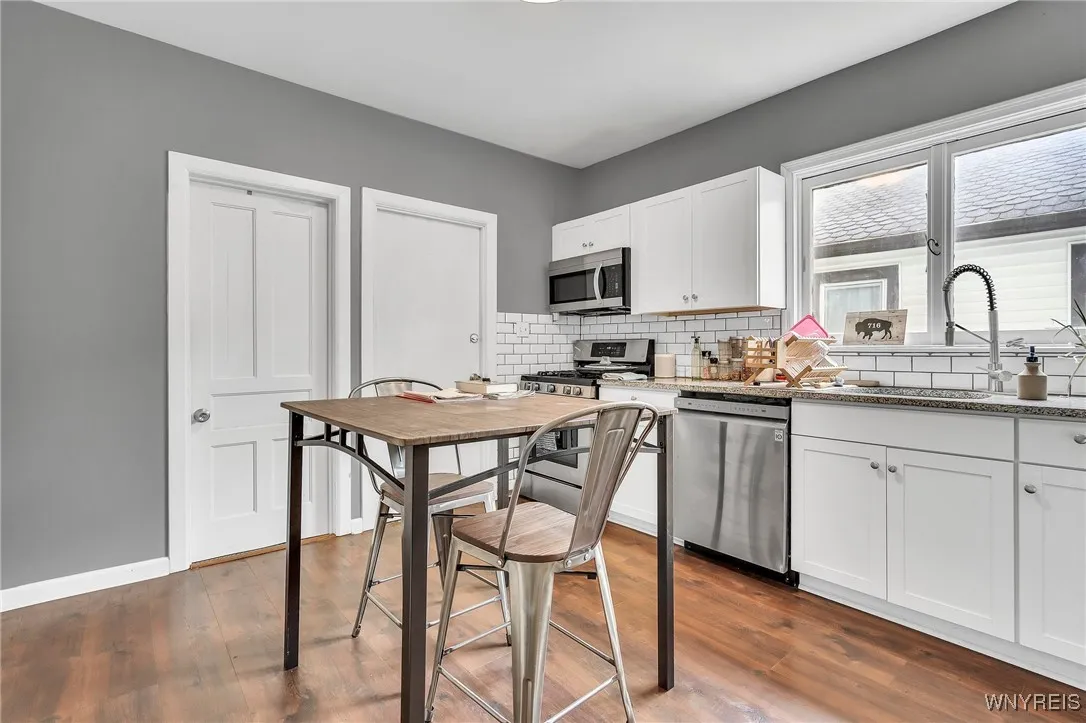 47 Abbottsford Place, Buffalo, New York 14213, Buffalo, New York 14213, 6 Bedrooms Bedrooms, ,2 BathroomsBathrooms,Residential,Closed,47 Abbottsford Place, Buffalo, New York 14213,B1614106