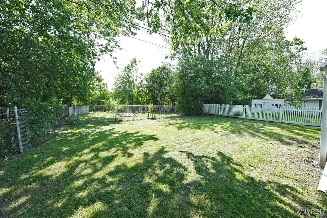 4977 Morgan Parkway, Hamburg, New York 14075, Hamburg, New York 14075, 3 Bedrooms Bedrooms, 6 Rooms Rooms,1 BathroomBathrooms,Residential,Closed,4977 Morgan Parkway, Hamburg, New York 14075,B1613735
