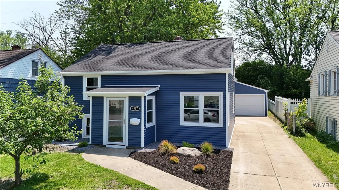 4977 Morgan Parkway, Hamburg, New York 14075, Hamburg, New York 14075, 3 Bedrooms Bedrooms, 6 Rooms Rooms,1 BathroomBathrooms,Residential,Closed,4977 Morgan Parkway, Hamburg, New York 14075,B1613735