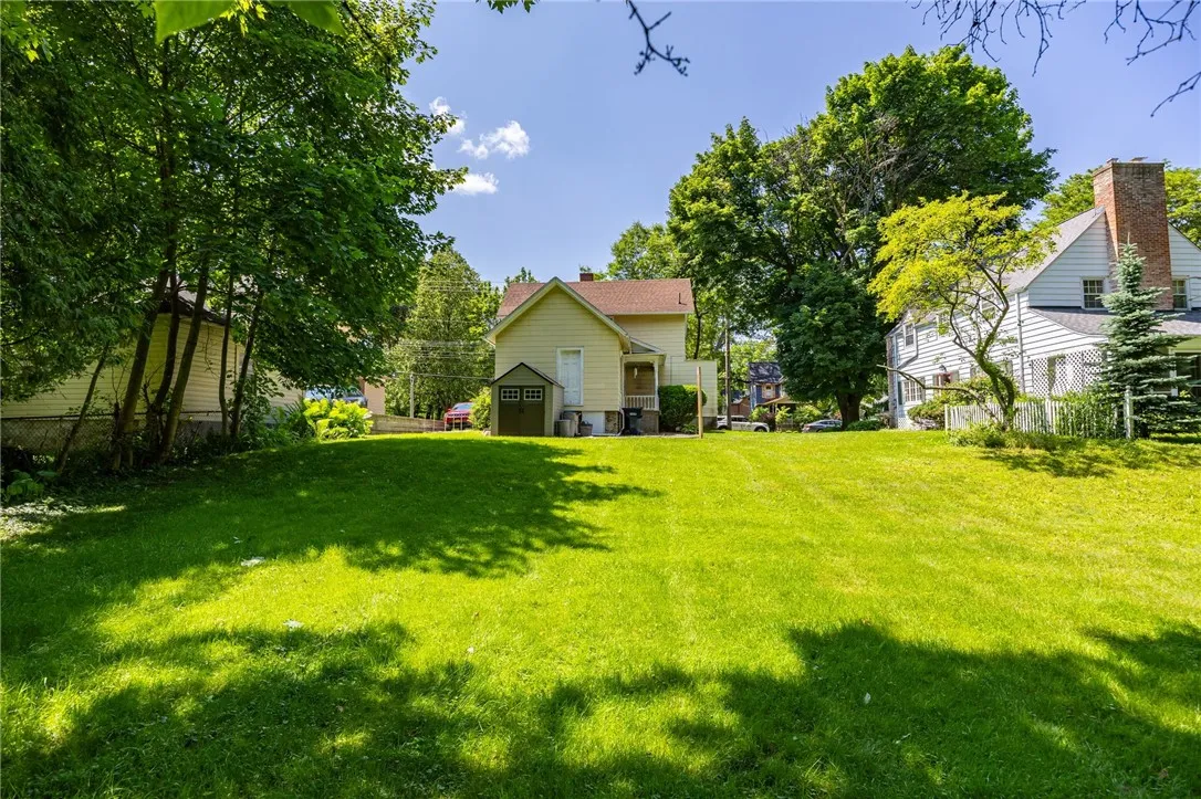 92 South Main Street, Pittsford, New York 14534, Pittsford, New York 14534, 3 Bedrooms Bedrooms, 8 Rooms Rooms,2 BathroomsBathrooms,Residential,Closed,92 South Main Street, Pittsford, New York 14534,0,R1613608