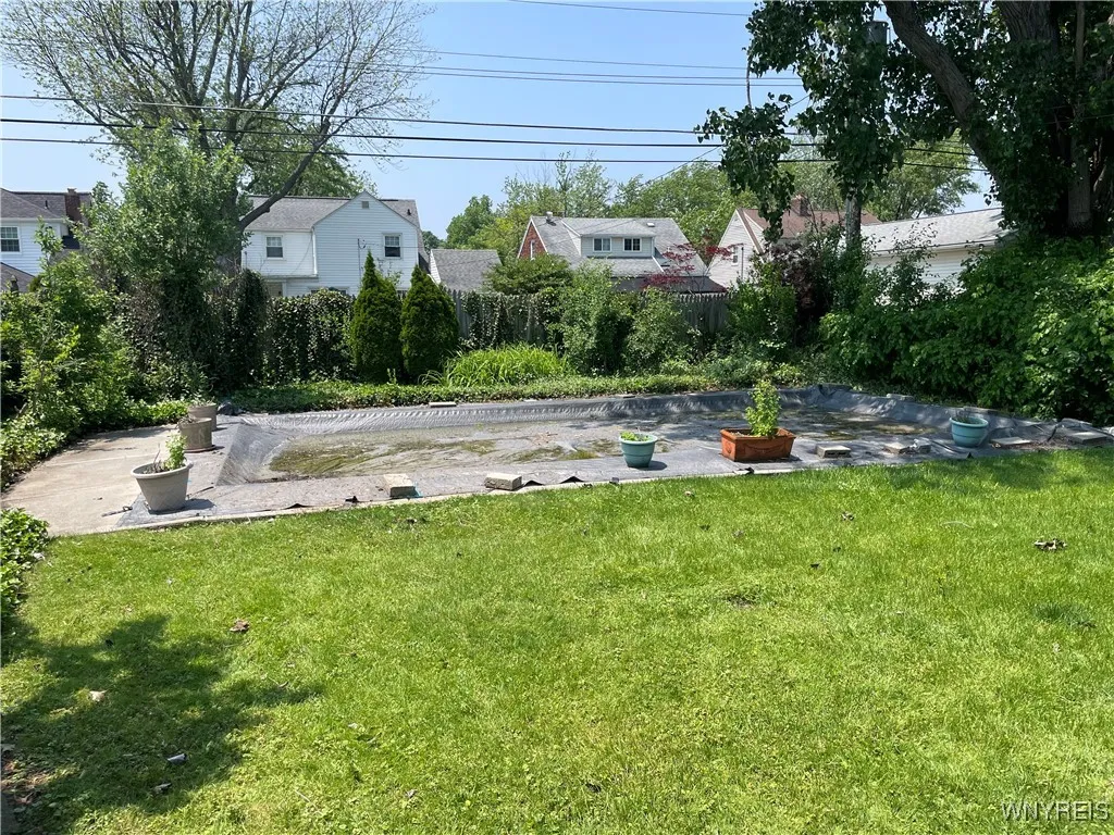138 Deumant Terrace, Tonawanda-town, New York 1422, Tonawanda, New York 14223, 4 Bedrooms Bedrooms, 8 Rooms Rooms,1 BathroomBathrooms,Residential,Closed,138 Deumant Terrace, Tonawanda-town, New York 1422,B1614313