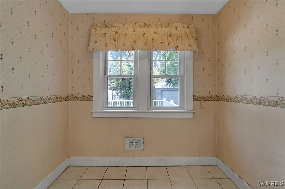 111 Tyler Street, Buffalo, New York 14214, Buffalo, New York 14214, 3 Bedrooms Bedrooms, 8 Rooms Rooms,1 BathroomBathrooms,Residential,Closed,111 Tyler Street, Buffalo, New York 14214,0,B1614327