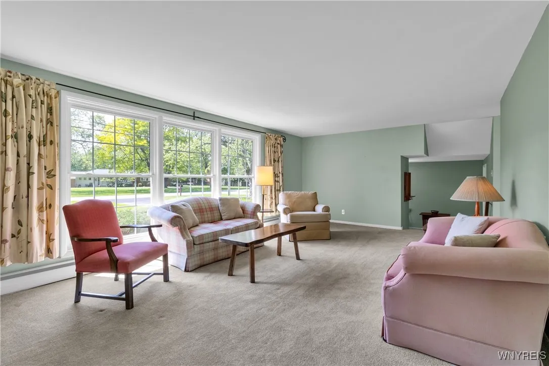 8961 The Fairways, Clarence, New York 14031, Clarence, New York 14031, 4 Bedrooms Bedrooms, 9 Rooms Rooms,1 BathroomBathrooms,Residential,Closed,8961 The Fairways, Clarence, New York 14031,B1614117