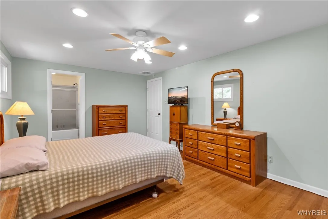 8961 The Fairways, Clarence, New York 14031, Clarence, New York 14031, 4 Bedrooms Bedrooms, 9 Rooms Rooms,1 BathroomBathrooms,Residential,Closed,8961 The Fairways, Clarence, New York 14031,B1614117