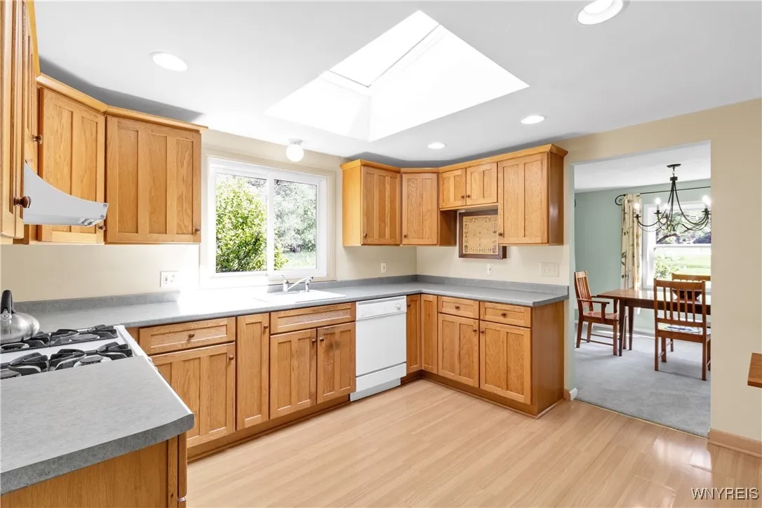 8961 The Fairways, Clarence, New York 14031, Clarence, New York 14031, 4 Bedrooms Bedrooms, 9 Rooms Rooms,1 BathroomBathrooms,Residential,Closed,8961 The Fairways, Clarence, New York 14031,B1614117