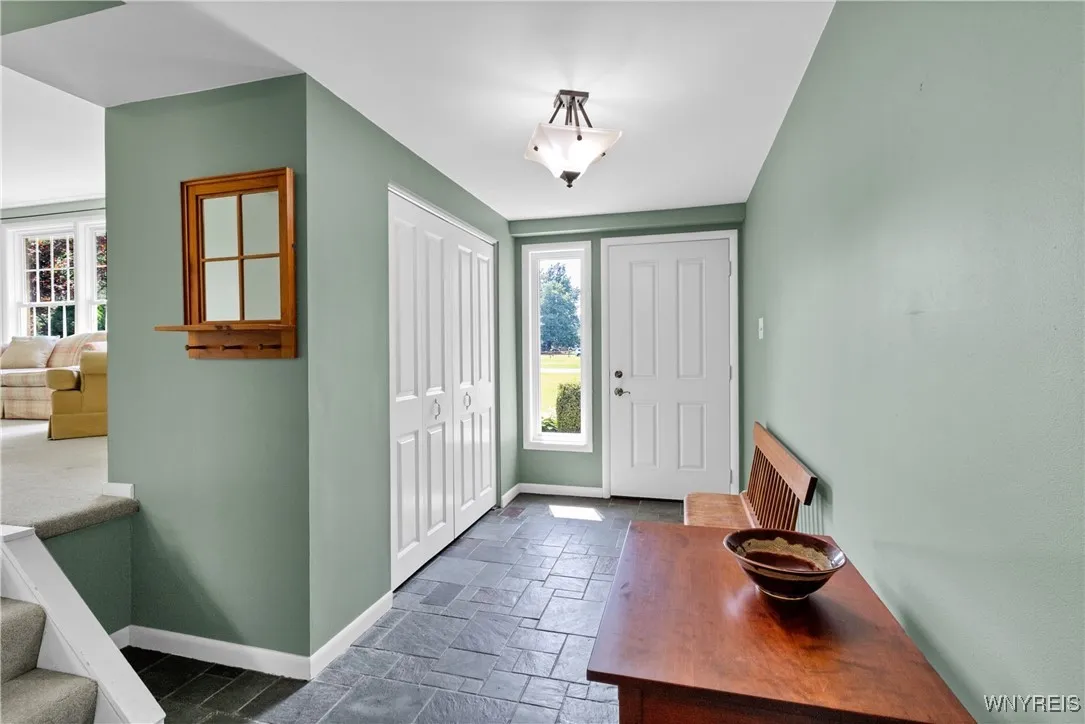 8961 The Fairways, Clarence, New York 14031, Clarence, New York 14031, 4 Bedrooms Bedrooms, 9 Rooms Rooms,1 BathroomBathrooms,Residential,Closed,8961 The Fairways, Clarence, New York 14031,B1614117