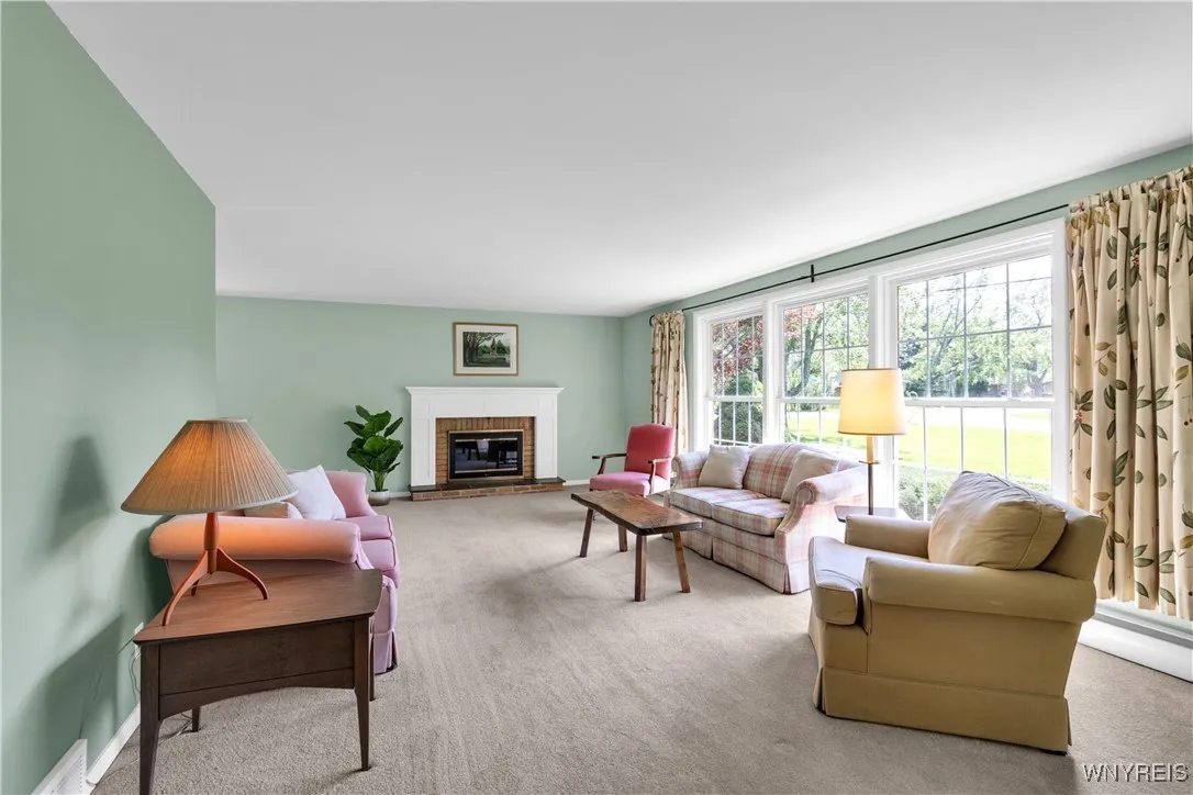 8961 The Fairways, Clarence, New York 14031, Clarence, New York 14031, 4 Bedrooms Bedrooms, 9 Rooms Rooms,1 BathroomBathrooms,Residential,Closed,8961 The Fairways, Clarence, New York 14031,B1614117
