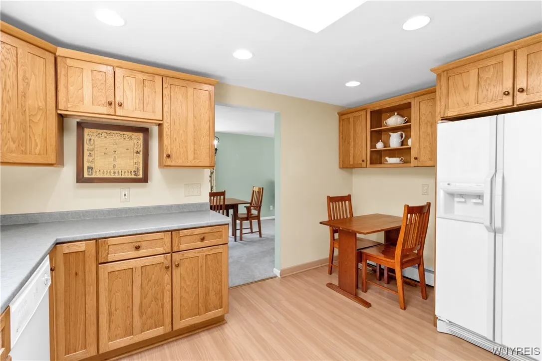 8961 The Fairways, Clarence, New York 14031, Clarence, New York 14031, 4 Bedrooms Bedrooms, 9 Rooms Rooms,1 BathroomBathrooms,Residential,Closed,8961 The Fairways, Clarence, New York 14031,B1614117