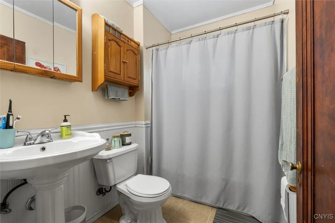 315 Wolcott Avenue, Syracuse, New York 13207, Syracuse, New York 13207, 6 Bedrooms Bedrooms, ,2 BathroomsBathrooms,Residential,For Sale,315 Wolcott Avenue, Syracuse, New York 13207,S1614381