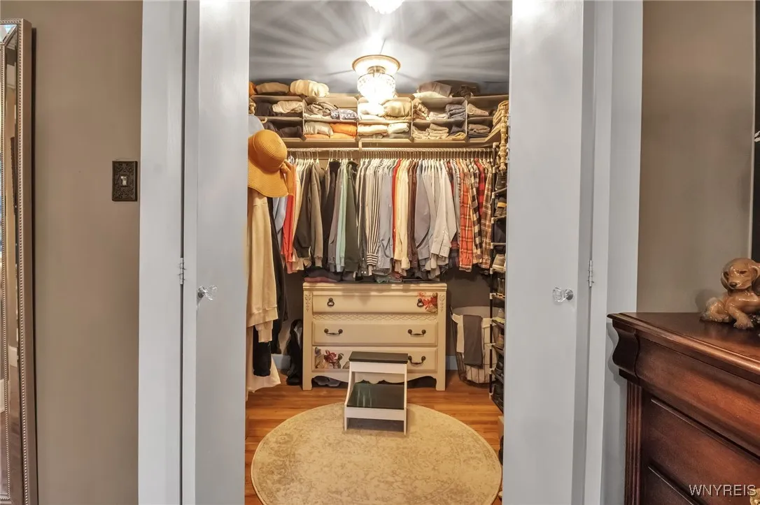 Walk in closet