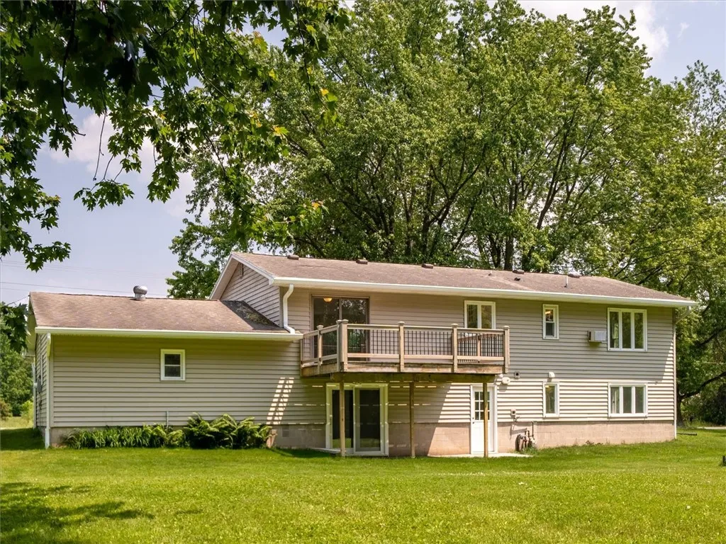 1333 Wayneport Road South, Macedon, New York 14502, Macedon, New York 14502, 4 Bedrooms Bedrooms, 9 Rooms Rooms,2 BathroomsBathrooms,Residential,Closed,1333 Wayneport Road South, Macedon, New York 14502,0,R1612122
