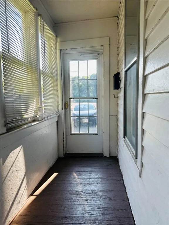 Unit 2 - Side​​‌​​​​‌​​‌‌​‌‌​​​‌‌​‌​‌​‌​​​‌​​ entrance