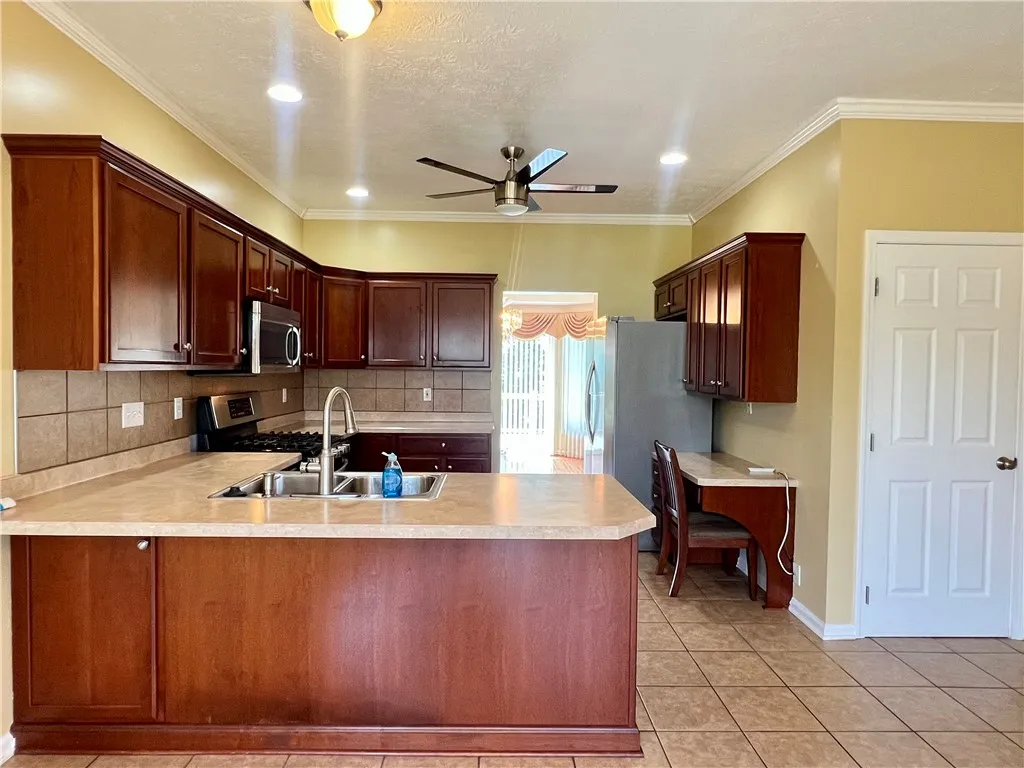 41 West Garden Drive, Gates, New York 14606, Gates, New York 14606, 3 Bedrooms Bedrooms, 7 Rooms Rooms,2 BathroomsBathrooms,Residential,Closed,41 West Garden Drive, Gates, New York 14606,R1614421