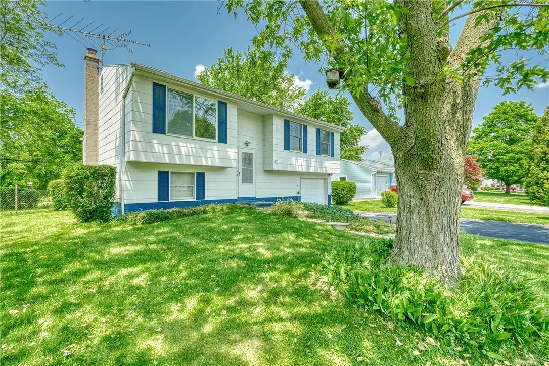 235 Vollmer Parkway, Henrietta, New York 14623, Henrietta, New York 14623, 4 Bedrooms Bedrooms, 7 Rooms Rooms,2 BathroomsBathrooms,Residential,Closed,235 Vollmer Parkway, Henrietta, New York 14623,R1614422