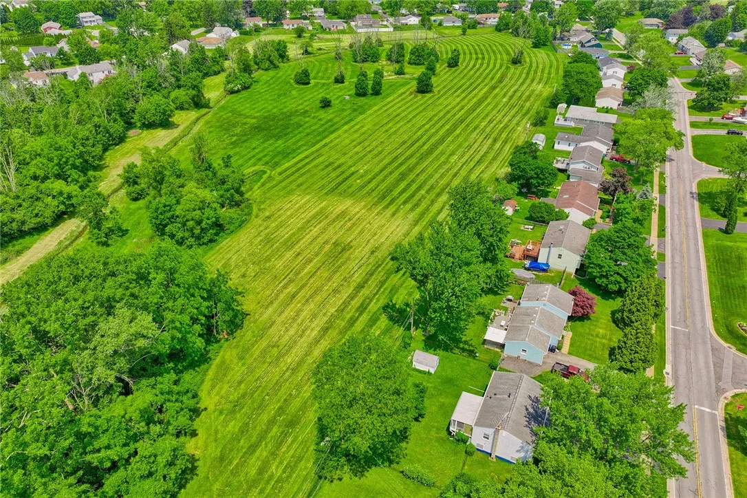 235 Vollmer Parkway, Henrietta, New York 14623, Henrietta, New York 14623, 4 Bedrooms Bedrooms, 7 Rooms Rooms,2 BathroomsBathrooms,Residential,Closed,235 Vollmer Parkway, Henrietta, New York 14623,R1614422