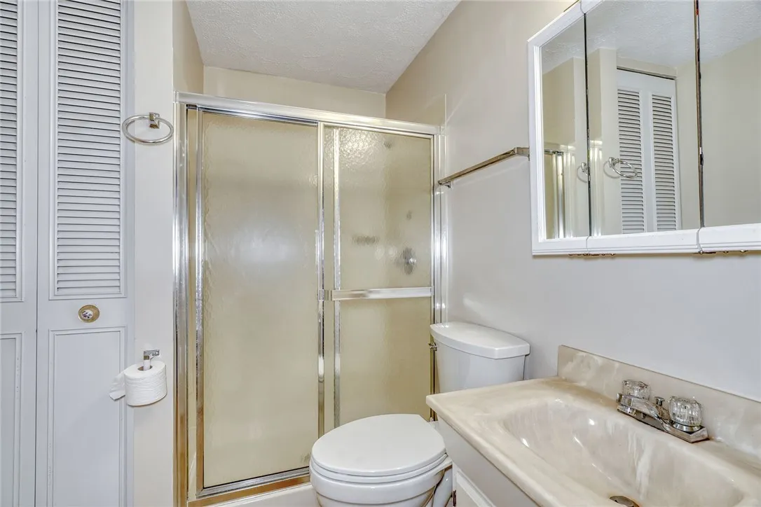 235 Vollmer Parkway, Henrietta, New York 14623, Henrietta, New York 14623, 4 Bedrooms Bedrooms, 7 Rooms Rooms,2 BathroomsBathrooms,Residential,Closed,235 Vollmer Parkway, Henrietta, New York 14623,R1614422