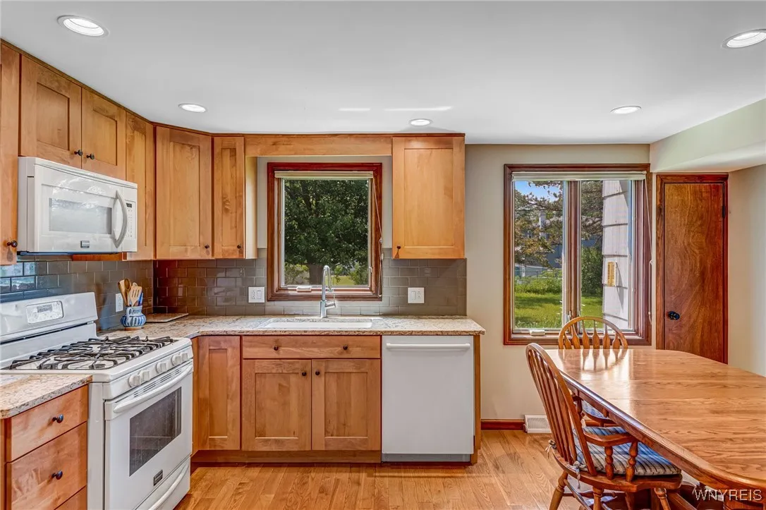 172 Shetland Drive, Amherst, New York 14221, Amherst, New York 14221, 4 Bedrooms Bedrooms, 13 Rooms Rooms,2 BathroomsBathrooms,Residential,Closed,172 Shetland Drive, Amherst, New York 14221,B1614065