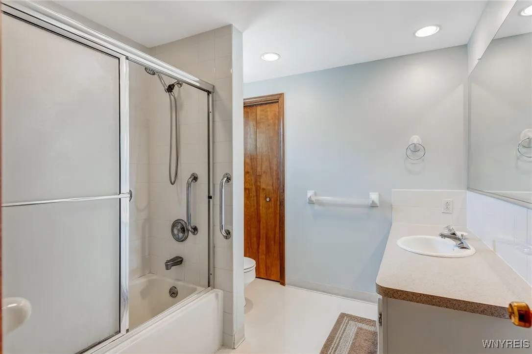 172 Shetland Drive, Amherst, New York 14221, Amherst, New York 14221, 4 Bedrooms Bedrooms, 13 Rooms Rooms,2 BathroomsBathrooms,Residential,Closed,172 Shetland Drive, Amherst, New York 14221,B1614065