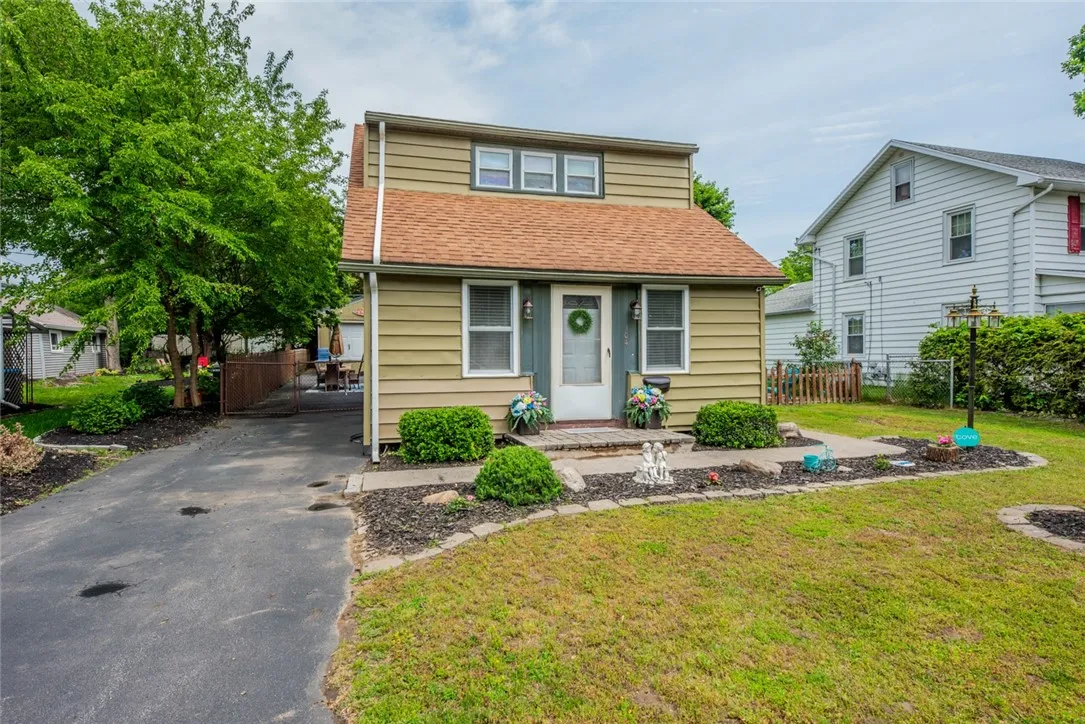 104 Keating Drive, Irondequoit, New York 14622, Irondequoit, New York 14622, 2 Bedrooms Bedrooms, 5 Rooms Rooms,1 BathroomBathrooms,Residential,Closed,104 Keating Drive, Irondequoit, New York 14622,R1613446