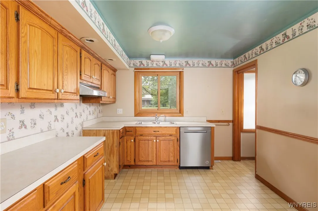 2713 Upper Mountain Road, Lewiston, New York 14132, Lewiston, New York 14132, 4 Bedrooms Bedrooms, 8 Rooms Rooms,2 BathroomsBathrooms,Residential,Closed,2713 Upper Mountain Road, Lewiston, New York 14132,0,B1612987