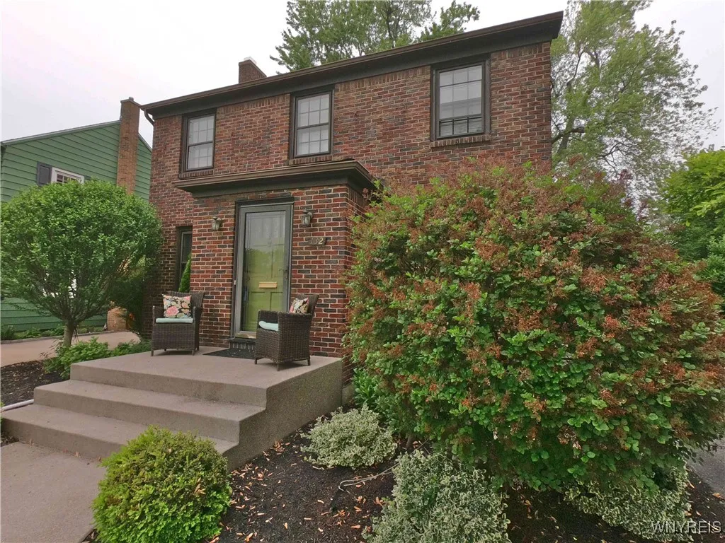 132 Southwood Drive, Tonawanda-town, New York 1422, Tonawanda, New York 14223, 3 Bedrooms Bedrooms, 6 Rooms Rooms,1 BathroomBathrooms,Residential,Closed,132 Southwood Drive, Tonawanda-town, New York 1422,B1613578