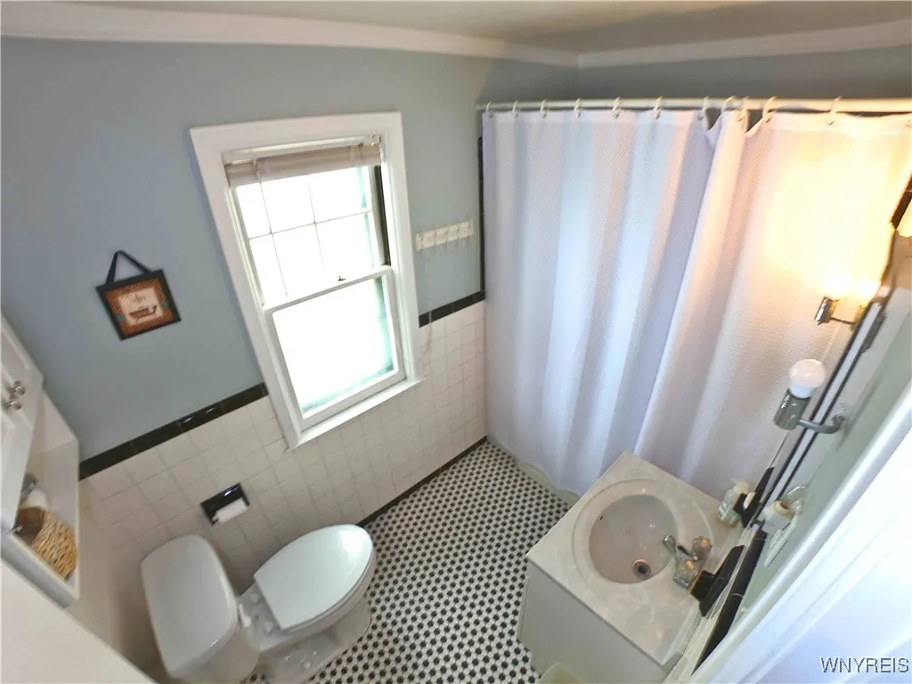 132 Southwood Drive, Tonawanda-town, New York 1422, Tonawanda, New York 14223, 3 Bedrooms Bedrooms, 6 Rooms Rooms,1 BathroomBathrooms,Residential,Closed,132 Southwood Drive, Tonawanda-town, New York 1422,B1613578